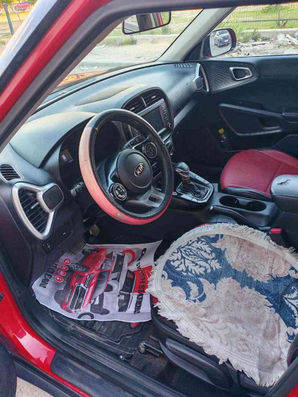 عندي كيا صول خليجي 2020  بلاص
رقم اربيل الجديد
لونين احمر وقماره اسود(تو كلر) خليجي
 ماشيه 66 الف كيلو
 محرك 2000 دوش المرغوب  
كير اي تي المرغوب 
شاشه كبيرة
حساسات امامية وخلفية
بيها منظمة زينون بلادية ب400 دولار
 وكامره اصليه
3 انظمة قيادة 
تحكم ستيرن جهتين
بمصمه ابواب وبصمة تشغيل.
تشغيل عن بعد
ويل كب كروم
بكلايت لد
سبير السياره مانازل وتخم تاير جديد بيها 
 داخل جلد لونين احمر واسود
 سياره  كلش جديد ونضيفه  السياره مكفوله من الصبغ والتبديل فقط بيها رصعه بل جنطه
 السياره رقم وسنوية وهزة جدد 
 يعني تحويل مباشر.
 مكاني بغداد حي الاعلام 
ورجاءا  لاتقارنها بالامريكي هاي خليجي
*********** 
0773009577 بغداد, العراق
