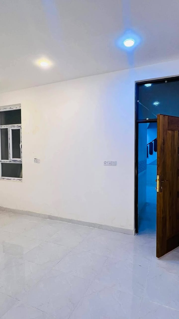 دار سكن 135 م حديث مامسكون طابق واحد شارع 10 بالحقوقين 

للاستفسار ***********

***********
