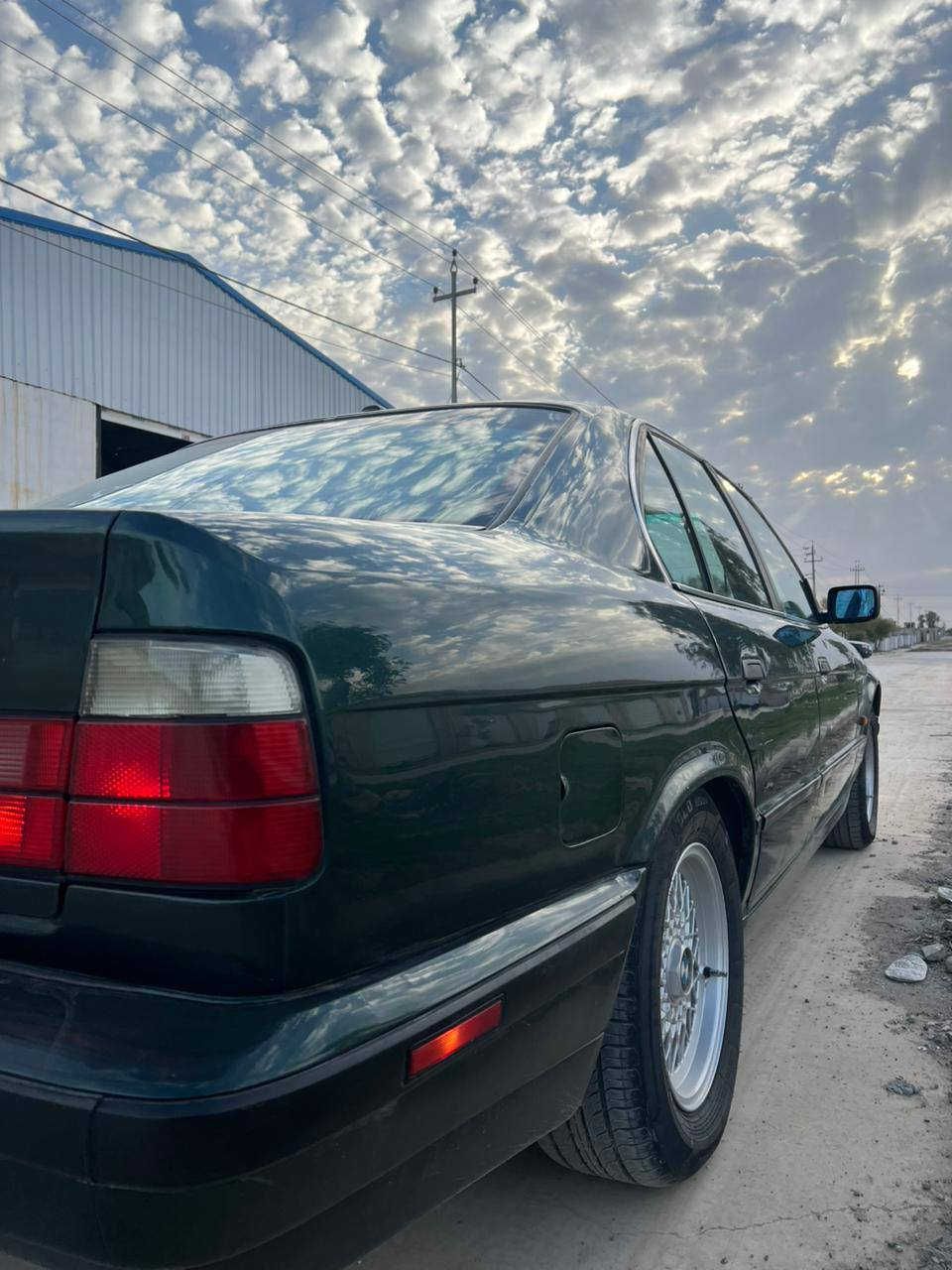 للبيع بي ام موديل 1990كير شرط محرك طابوكه جديد بس كور طاك يعني سياره بدون كور سياره جاهزه من كل نواحي صدر تايرات كهربايت شرط دفتر بانزين بي وكاله عامه بسمي سياره بدون ضربه قويه سياره حيل حلوه تبريد شغال مكان كركوك سياره بل صناعة جديد *********** شراي خابر 48 بي مجال بسيط جدا جدا
