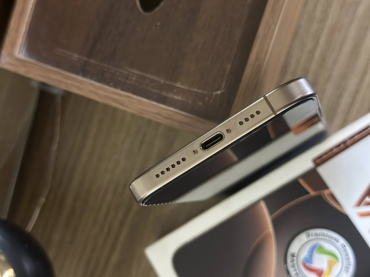 آيفون 16 برو ماكس ذاكره 256 بطاريه 100 مشحون 135 مره فقط ضمان ماستر غراضه كامله نموذج m بعده بضمان لنهايه شهر السابع لون ديزرت الجديد نظيف كلش نظيف شخط واحد مابي وتر بروف لا مبدل بي شي ولا مفتوح ابد السعر 1450 وبي مجال المكان بغداد الدوره الرقم ***********
