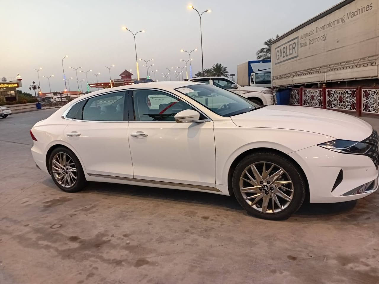 سلام عليكم ازيره موديل 2023  كفاله عامه من الضربه والصبغ والتبديل وشخط سياره فول مواصفات داخل ابيظ ويل كروم سعره 8 اواق سياره ماشيه 35  الف جاهزه من كلشي بيع فقط السعر 228 وبيهه مجال مكاني ديوانيه اتصال عل رقم ***********
