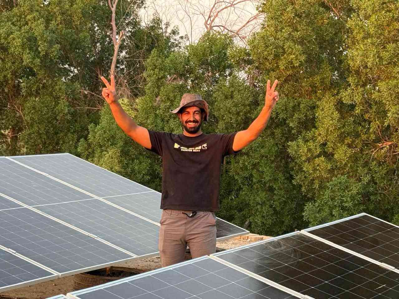 �☀️ تم بعون الله تجهيز وتنصيب منظومة طاقة شمسية متكاملة الى الاخ عبدالله صالح الزلزلي /قضاء الدغارة /جسر قدوري

✅ منظومة 20 أمبير نهاري 10 ليلي مصممة لتوفير طاقة مستقرة وتشغيل الأحمال بكفاءة عالية على مدار الساعة.

⭐ مميزات المنظومة:
🔹 بطارية عالية الكفاءة بضمان 5 سنوات.
🔹 انفيرتر بمواصفات متطورة وضمان 5 سنوات.
🔹 ألواح شمسية بضمان 15 سنة وأداء ممتاز في مختلف الظروف الجوية.

💡 تخلص من مشاكل انقطاع الكهرباء وارتفاع تكاليف التشغيل، واستثمر في طاقة نظيفة واقتصادية تدوم لسنوات.

📞 للحجز والاستفسار وتجهيز جميع أحجام المنظومات المنزلية والتجارية، راسلنا على الخاص.

طاقة شمسية اليوم… راحة وأمان لسنوات قادمة. ☀

للتواصل 
مهندس حمزة:***********
مهندس عباس:***********
