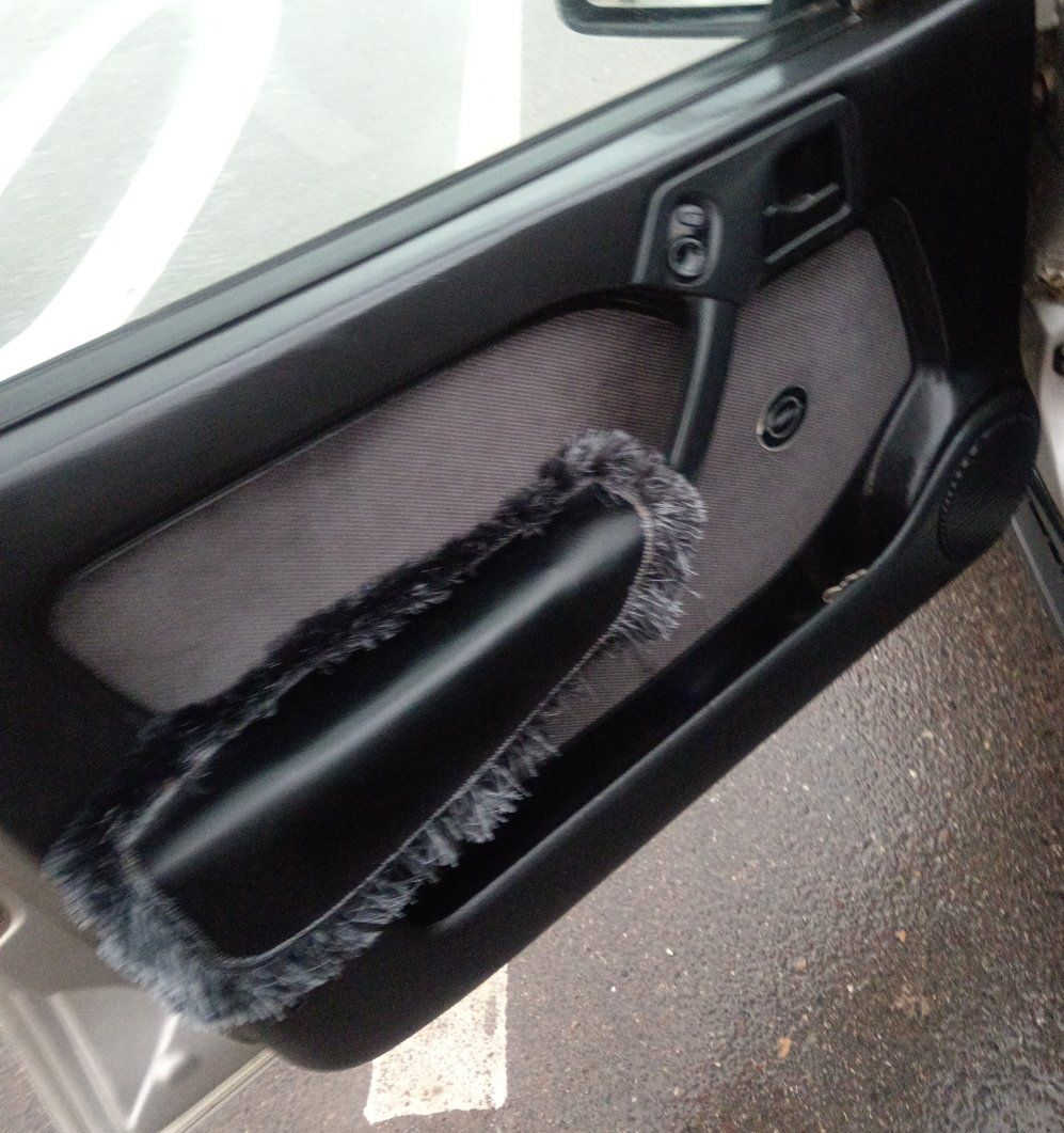 فكترا حجم20 موديل 92 رقم نينوى الماني مشروع وطني سنوية 2028 شرط وكالة والتحويل كابون بانزين بيها
محرك كير شرط طخم جديد تدفئه شغالة
سلايت كهرب جوم كهرب قفل مركزي ستيرن بور
 ABS ويل كب دوسات رياضي 4 تكوات كرستال
دوشمة جديدة صبغ دواير بدون دعم سيارة ع وضعها 
 بيها تقحيل جاهزة مال جناي      (تفاصيل كلها) 
موصل                 ***********
شراي يتصل ع رقم   ***********
سعر ٤٥ بيها مجال قليل لطيبين
