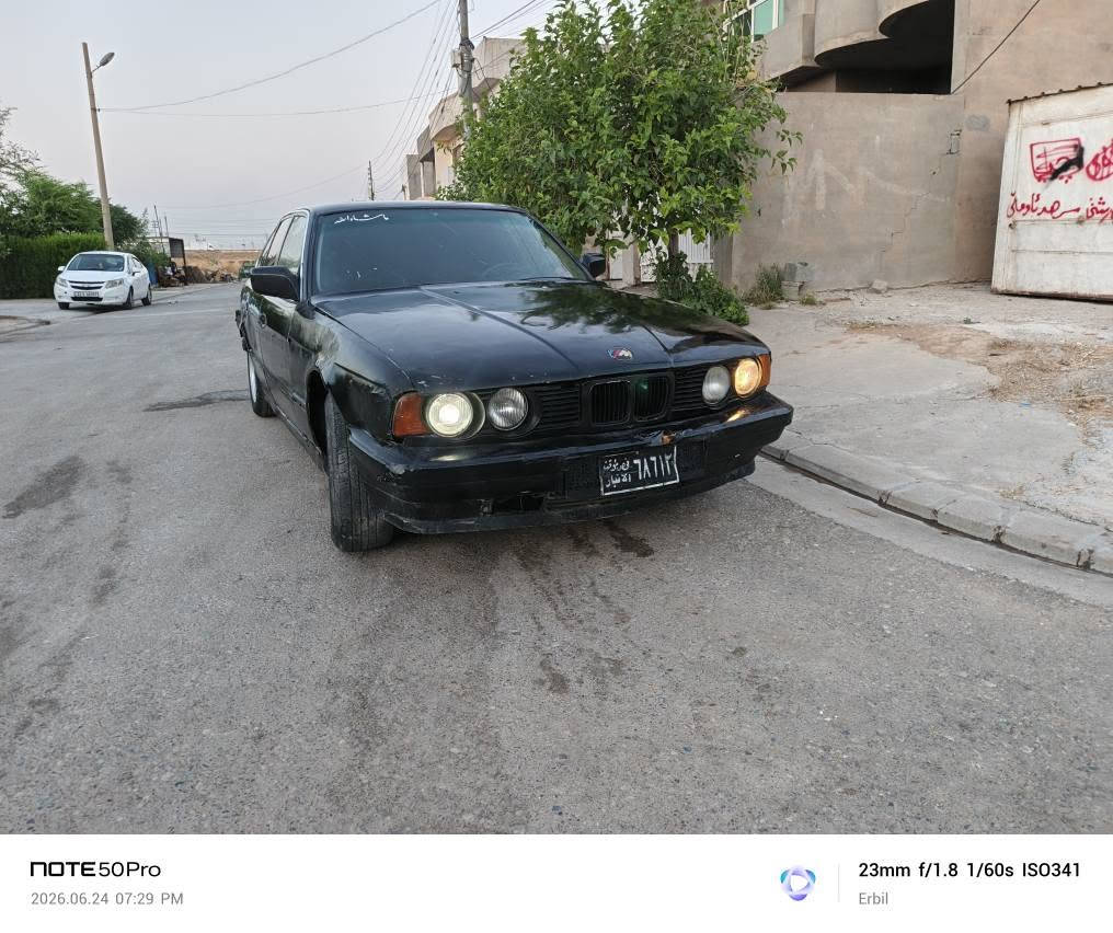 بیئێم مەکینە 520 کەبس مۆدیل 1992 ئاڕم گێڕو مەکینەی سرف بوخار بشرت زۆرخاوێنە نوێیە کارەبای بشرت تایە و ویلی زۆر پاکە جام کارەبا گۆڕینەوە دەکەم *********** واتسئاپ أربيل, العراق
