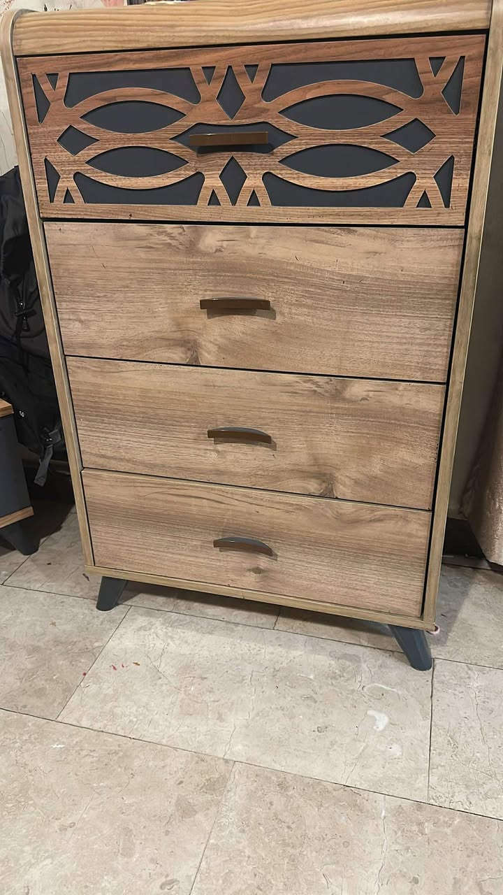 #بيع_مستعجل📌👇🏻
غرفة نوم 7 قطع بدون دوشك❌ كما موضح بالصور💯
السرير مخزن
العنوان #بغدادالشالجية📍للمزيد مراسلتي✅👍🏻


**إذا كنت صاحب هذا الإعلان وتريد حذفه لأي سبب، رجاءا أرسل رسالة إلى الدعم الفني**