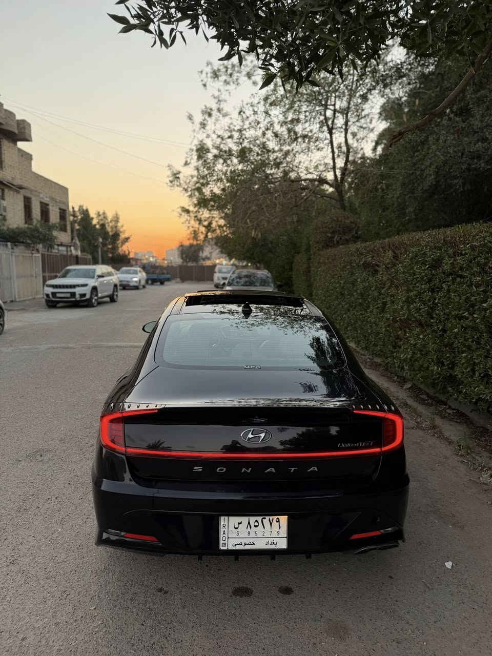 للبيع فقط
2021 هونداي سوناتا لمتد اعلى فئة فول مواصفات 
حادث السيارة ٣ قطع جانب البنيد وجاملغ وباب جهة اليمين وبيها رصعات صغيرة بالجاملغ الخلفي جهة اليسار 
بدون شاصي وبدون لغد 
ايرباك ستيرن وبردة 
محرك 1.6T توربو 
السيارة ماشية 71 الف 
 
١- بانوراما 
٢- كامرات ٣٦٠ درجة ٤ كامرات امامية وجانبية وخلفية 
٣- رادار امامي ورادار جانبي نقط عمياء ورادار خلفي توقف ذاتي وقيادة ذاتية وتحديد مسار 
٤- حساسات ٣٦٠ درجة ٦ حساسات امامية و ٦ خلفية 
٥- سستم صوت bose مع سبوڤر 
٦- كشنات جلد لون جملي مع خزن كشن و كهرباء 
٧- تدفئة وتبريد كشنات وتدفئة ستيرن 
٨- شاشة كبيرة اكبر حجم ابل كار باي 
٩- لايتات led و بك لايت led 
١٠- داتا شو 
١١- كيجات دجتال ويتغير شكلة مع وضعية القيادة 
١٢- اوتو بارك تطبك لوحدها 
١٣- اوتو هولد 
١٤- وضعيات قيادة (سبورت ، نورمال، كومفرت و وضعية انت تخزنها حسب سياقتك) 
١٥- شفتات ستيرن 
١٦ - شحن لاسلكي للتليفون 
١٧- السيارة تتقدم وترجع عن طريق البصمة 
١٨- انارة داخلية led 
١٩- الصندوك يفتح من تقترب من السيارة من الخلف 
٢٠- انارة ترحيب من تقترب من السيارة 
٢١- ويل كب حجم ١٨ وتخم تاير جديد 
٢٢- السيارة ماشية 71 الف ميل 
٢٣- انارة داخليها بالدشبول والابواب والالوان تتغير 
٢٤- المراية الوسطية والمراية الجانبية جهة السايق تعتيم بيها
٢٥- تبريد قطعتين ومناخين منفصلات 
٢٦-تشغيل عند بعد 

مسويلها ادامة كاملة تبديل بلكات وتنظيف نوزلات وتنظيف غرفة احتراق و تنظيف ثلاجة 
الملاحظات بالسيارة الصدر و حجر بيئة من وصلت من امريكا مابيها حجر 

سعر السيارة 160$ ورقة وبيها مجال بسيط 
مكان السيارة بغداد ***********
