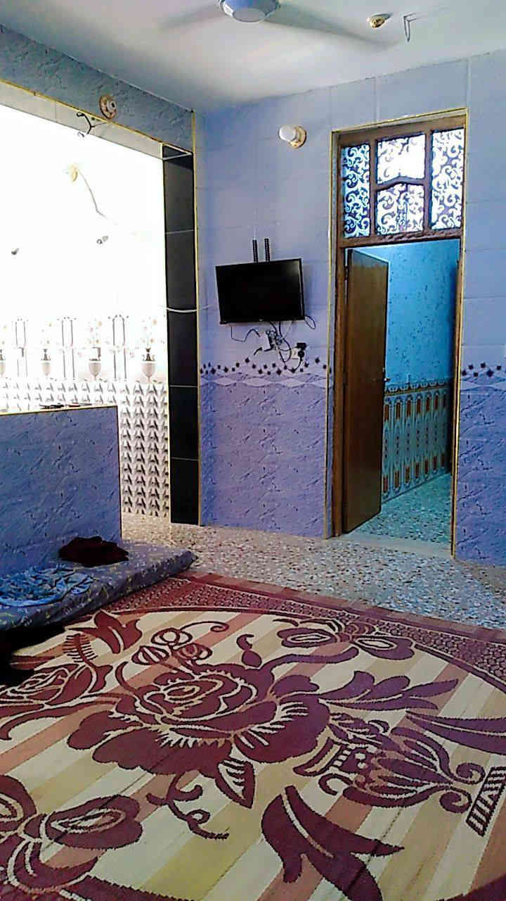 #‏دار (( #للبيع )) #كربلاءالمقدسه 
‏         (( طريق بغداد -كربلاء عامود 128 خلف مدينه سيد الاوصياء فرع اسواق الدولار )) 
‏         (( طابو زراعي اقرار محكمه تدوير مباشر مع صاحب الدار  )) 
‏--------------------------------------------------
‏المساحة  ((   225 متر   -البناء 110. -الحديقه 115 )) 
‏السعر      ((  125 مليون مَعٌ مَجِآلَ بَِّسيِّطّ  )) 
‏--------------------------------------------------
‏يتكون من  :
‏طابق ونصف 
‏الطابق الاول 
‏غرفه +صاله+ استقبال+ مطبخ حار خارجي ومطبخ بارد داخلي
‏حمامات داخليه خارجيه كراج +حديقه
‏نصف طابق فوك.***
‏غرفه +صاله +حمامات +سطح 
‏--------------------------------------------------
‏           (( ملاحظة )) 
‏البناء صب كونكريت مسلح
‏طابوق 
‏عرض الشارع 6متر 
‏#ماء+مجاري +كهرباء باب البيت +مولد ذهبي
‏--------------------------------------------------
‏للاستفسار الاتصال على الإرقام (غير متواجد ع النت )
‏***********رقم صاحب البيت. يتوفر واتساب 
‏***********رقم ابن صاحب البيت. يتوفر واتساب 
‏------------------------------------------------
