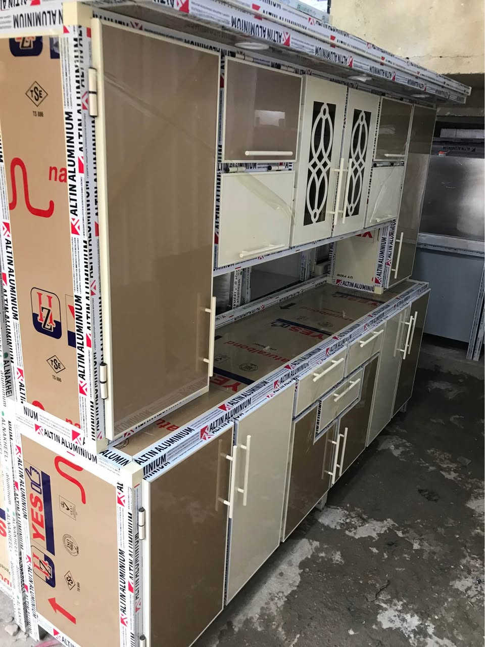 تخفيضات كاونتر مترين ونص ابو النزال شغل شرط التزكام مقطع اصلي بليت واحد ملم نرماده حفر نقش cnc تاج وكلوبات جراره بوري سكه شفط شغل درجه اولى مع سنك متر وربع مرمر ب٧٤٠ العنوان ناصريه شارع الاخلاص *********** ناصرية, ذي قار
