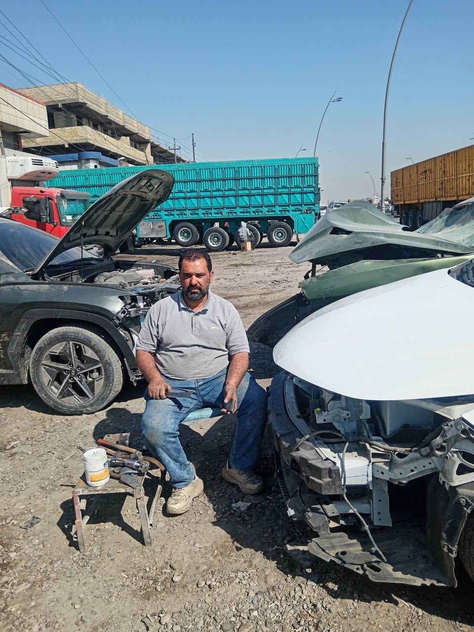 سلام عليكم ورحمة الله وبركاته سمكرة وصبغ الأخوين بجميع انواع السيارات الحديثه بادارة ابو حيدر المياحي العنوان بغداد مجاور حمام الافندي يم جسر لفضيليه رقمي ***********
