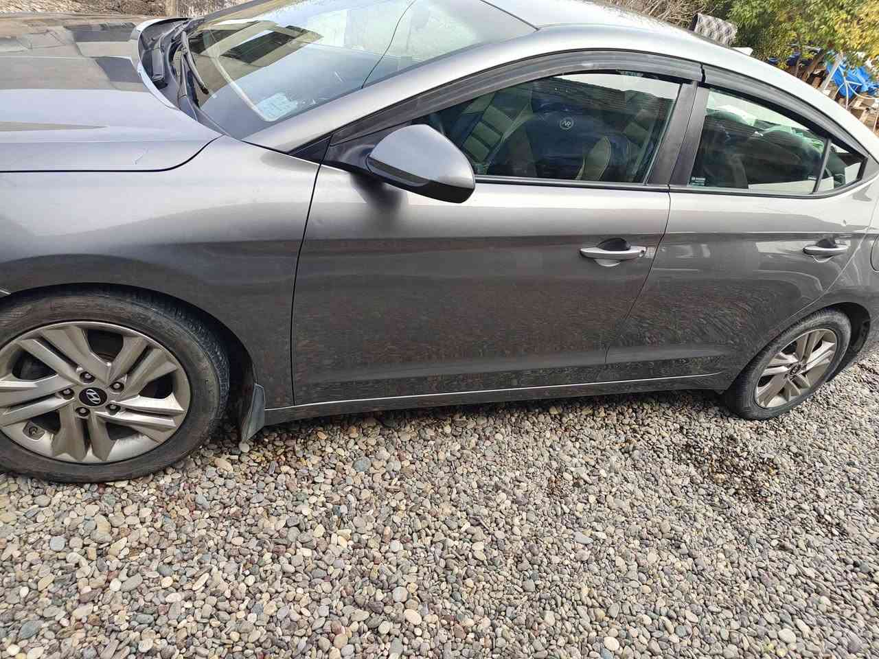 النترا موديل 20 محرك 20 دوش
شرط كير ومحرك نظيف
حادثها جاملغ ايمن وربع الباب
مواصفات نص فول
تحديد مسار
كاميرا
حساس تصادم امامي
حساس مرأة
بيها كوبون بانزين 
ماشية 94 الف ميل
ب133 ورقة يرهم معارض مع احدث حسب القناعه 
باسمي ***********
