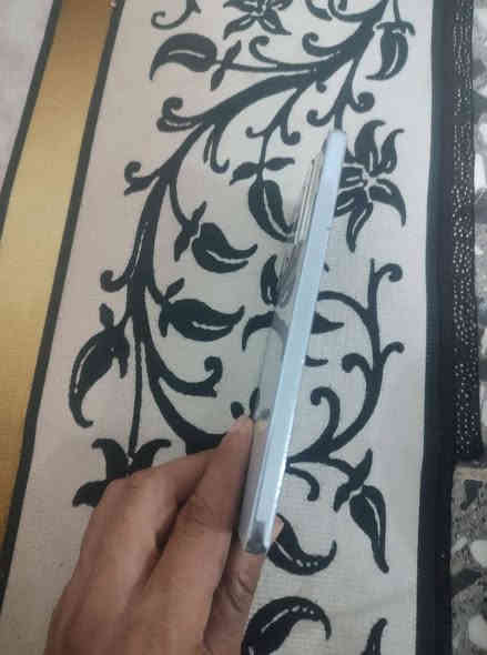 سلام عليكم انفنكس جيتي 20 حديث بيه مستخدم 4 اشهرشاشه فلشه سعره125وبيه مجال مكاني زين القوس شارع المله رقم***********
