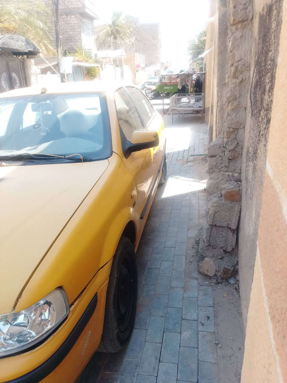 السلام عليكم  سمند 2012 كرستال السياره خير من الله مكينه كير تبريد تخم تاير حداديه خلفي واماي دواخل جديده كهربايات جداد راعيه يريد مداور 28 وبيها مجال 
مكان السياره كربلاء 
***********
