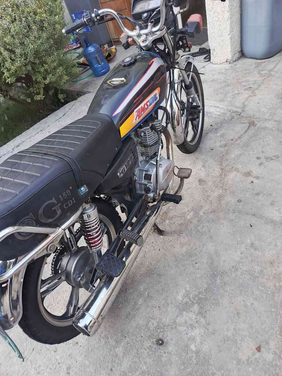 سلام عليكم  دراجه ايراني للبيع ...مال شغل لايت زنون وفدراليات محرك موديل 23
مكاني بغداد حي الجهاد.. السعر 500 وبيها مجال
***********
