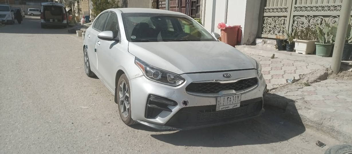 السلام عليكم 
كيا فورتي موديل 2021 معوقين السعر 110وبيه مجال العنوان الناصرية للاستفسار الاتصال على الرقم ***********
