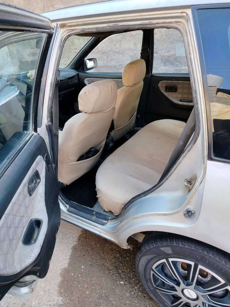 نيسان صني ستيشن 91
كابريتر 
رقم كربلاء مشروع وطني 
 رعيه يمي يريد تحويل 
مكينة نضيفه  
كير جديد ستوني شاده 
سعر 35 
جماعة ال 20 و 25 
لا تعبني وتعبك مابيع  

المكان البصرة  
***********
