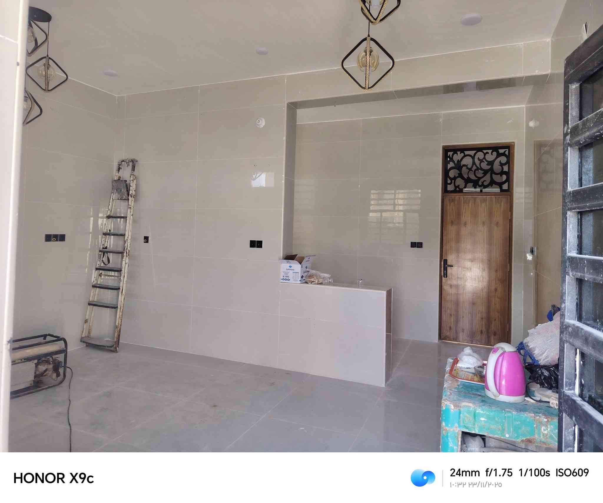 بيت للبيع المساحه ٣٧٥ حي الجامعة خلف المفوضية المجمع القريب حي الصناعي  الاتصال ***********
