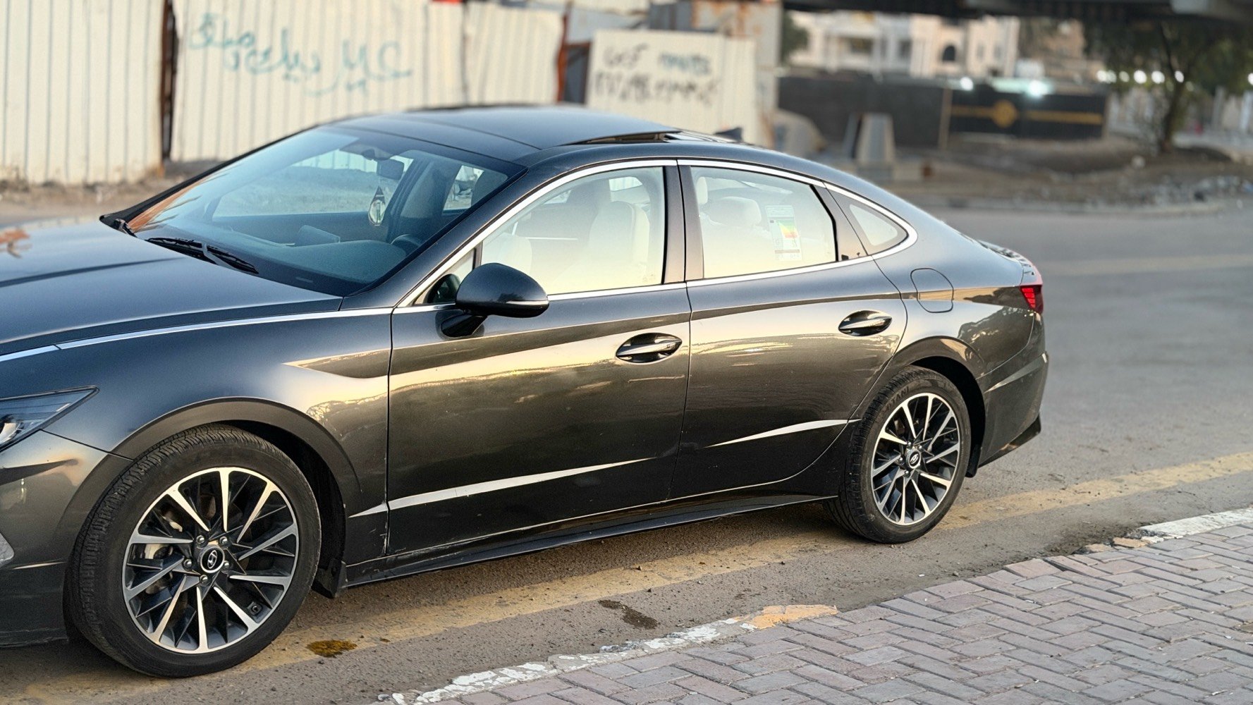 السلام عليكم سوناتا وارد خليجي 2022
السياره ماشيه 84000km - مكينه 2500 mpi
والسياره تحويل مباشر
مكاني بغداد والسعر 177قفل
المواصفات:
-دخول ذكي وترحيب في السائق عند اقتراب من السياره وتشغيل عن بعد
-صندوق ذكي عند اقتراب من السياره
-بك لايت LED . امامي ايضا LED + اضائه داخليه LED
-المري كهرباء شفط واشاير في المري
-ويل سبورت
-كامره خلفيه وكامره اسفل سياره عند الرجوع
-فتحه سقف بانوراما كهربائيه بل كامل 
-كشنات مخمل لون اوف وايت
-كشن سائق كهربائي 
-سايد بريك كهربائي
-اوتو هولد و حساسات اماميه وخلفيه
-شاشه لمس تدعم كار بلي واندرويد اوتو  
-شحن واير ليس 
-تحكمات استيرن
-كروز سرعه وشفتات ستيرن
-درايف مود 5 وضعيات ال ECO و SMART و CUSTOM و COMFORT و SPORT 
-قطعتين تبريد خلفيه
- سائر خلفيه في النوافذ حاجبه للشمش
بيها نص قطعه صبغ باب سايق وكم ملاحظه بسيطه بارد
للاستفسار *********** موجود واتساب هم