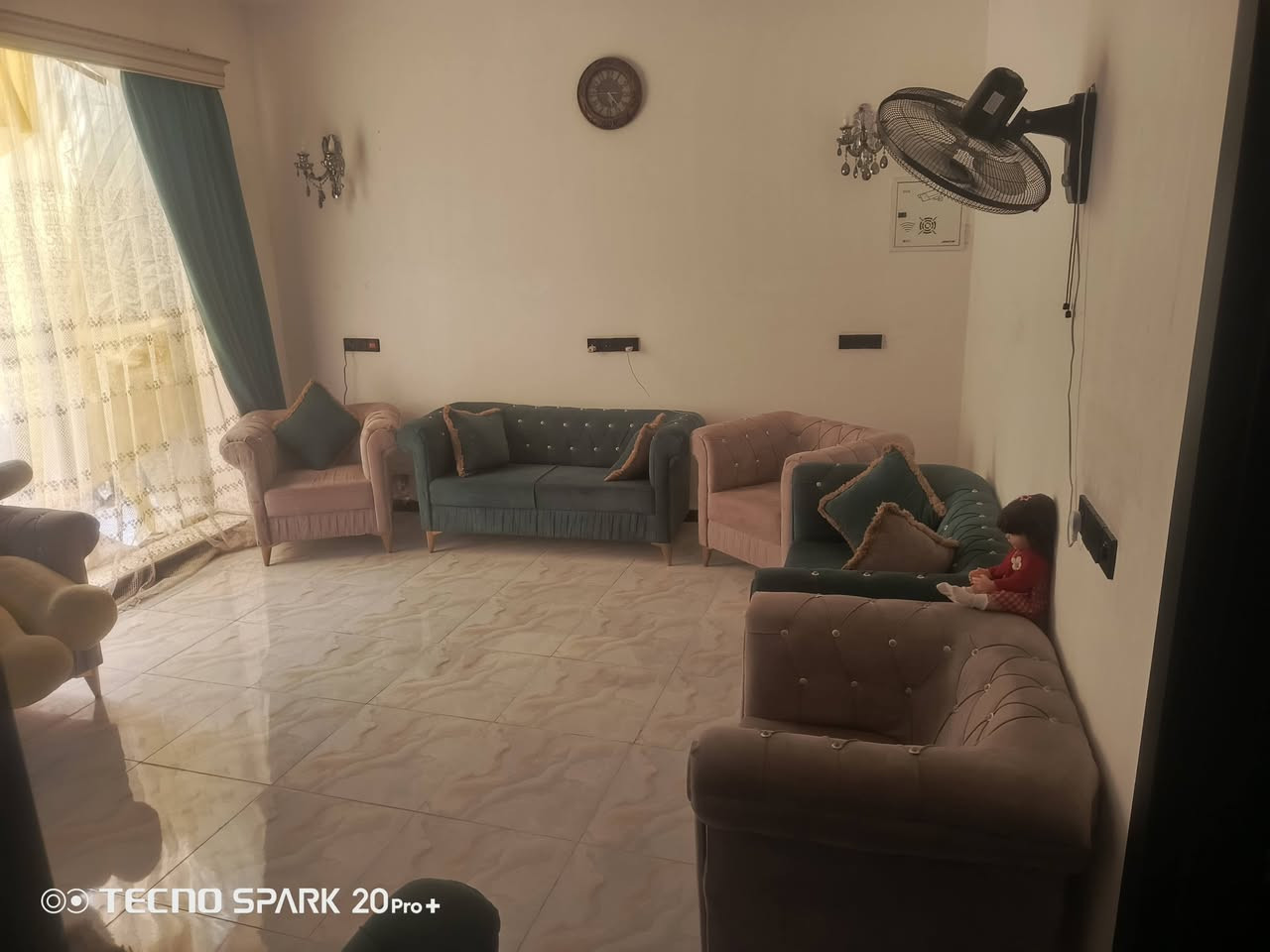 سلام عليكم
دار للبيع 
طابو زراعي سند 25 بسمي  
مساحه 200 متر مربع 
واجه 10 نزال20
الطابق الاول 
+كراج سياره +حديقه +مطبخ + ستقبال+هوال +مجمع صحيات داخليه خارجيه +غرفين نوم +مناور عدد 2
الطابق الثاني 
غرفين نوم + هوال+مجمع صحيات
 
موقع الدار 
حله ورديه خارج شارع 30 قرب مستشفى الكفيل 
يبعد عن الشارع العام 50 متر فقط 
الاستفسار الاتصال ع لارقام 
***********
***********
