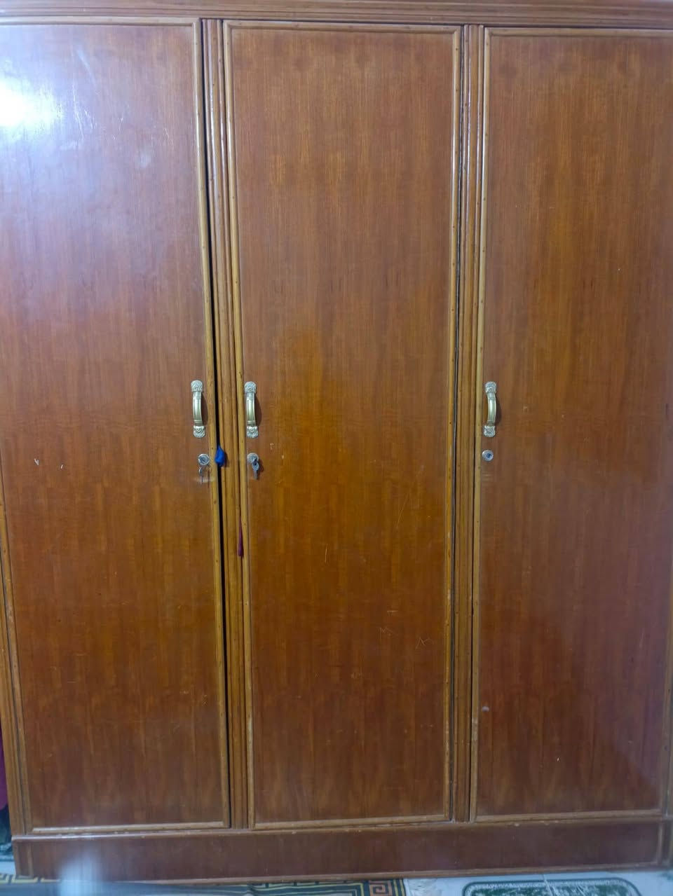 السلام عليكم غراض بيت مستعمله للبيع 
وكلهن نظيفات الشافطه نوع المتين الثلاجه كريازي الكاونتر تسكام و الكنتور تسكام والثلاجه شرط التجميد وشغاله للتواصل ومعرفه السعر ***********
