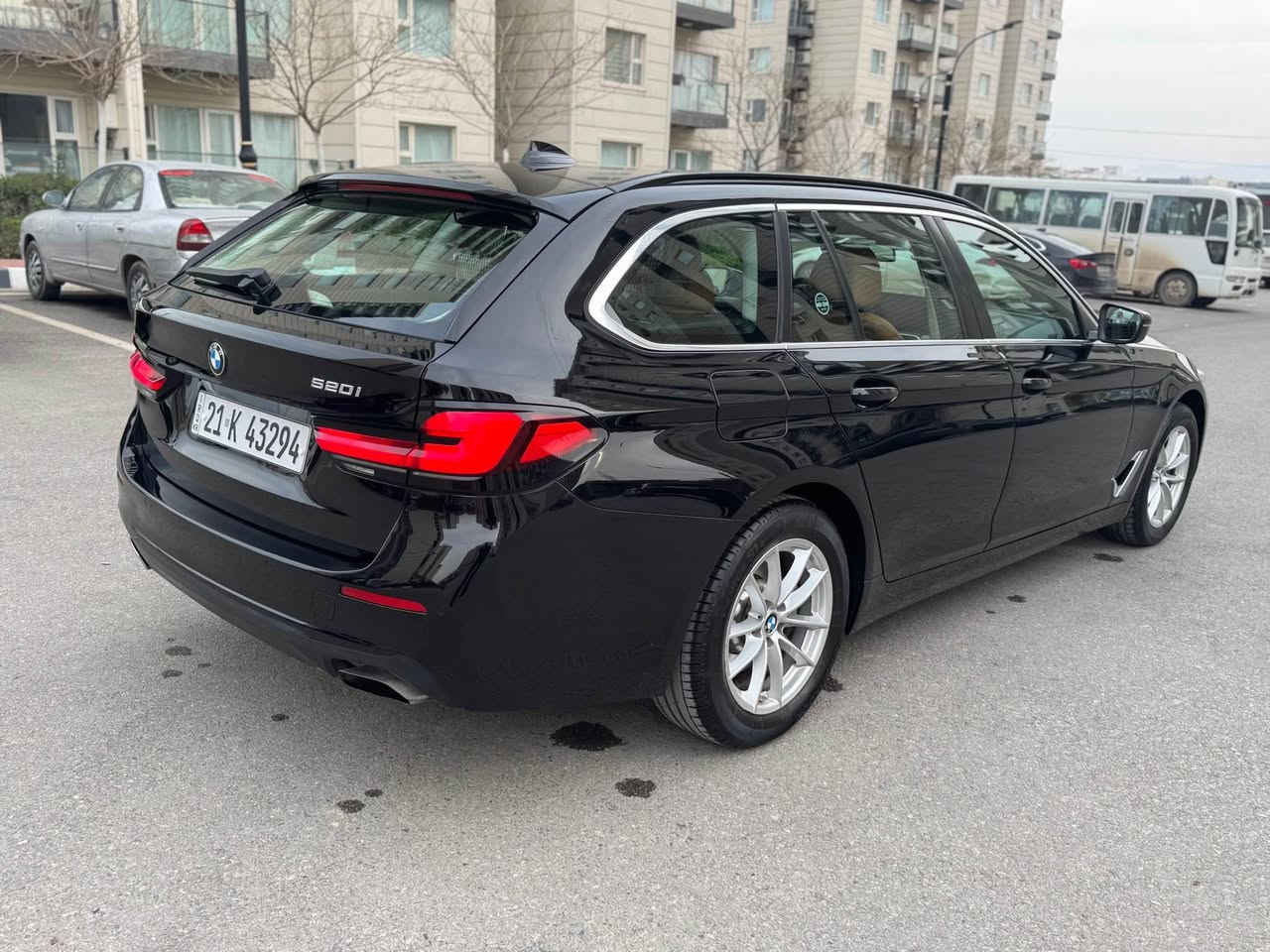 BMW 520i G31 2023
السلام عليكم اخواني .. للبيع أو مراوس
بي أم 520i موديل ٢٠٢٣ تفاصيلها كالأتي :
- السيارة خليجية وارد السعودية مكفولة كفالة عامة مطلقة محرك وگير وكهربائيات وصبغ وتبديل وبارد مكفولة من چكة الأبرة 
- محرك 2000 (TwinPower Turbo) جبار غني عن التعريف اقتصادي جدا بصرفية الوقود وشلعة وتسارع مخيف مع ناقل حركة 8 سرعات 
- لايت عالي ناصي زينون بلادي وليد امامي خلفي 
- حساسات 360 درجة دقيقة جدا تعطي افضل أداء
- كشنات ودواخل جلد قرميدي بلادي انيقة جدا 
- دواخل بيانو بلاك مع انارة محيطية بالداخل متعددة الالوان جميلة جدا 
- كشنات أمامية كهرباء مع خزن ميموري 
- تبريد شاشة مناخين منفصلة امامي وخلفي وتبريد مركزي ٣ قطع 
- ستيرن كهرباء 
- شاشة دشبول ديجيتال مع شاشة وسطية كبيرة جدا متعددة الوظائف تدعم أبل كار بلي واندرويد وايرليس سريعة التكنيك 
- بصمة تشغيل وقبغ جنطة كهرباء وبردة خلفية كهرباء والجامة مال الجنطة تفتح بصمة 
- ٣ انظمة قيادة اقتصادي وطبيعي وسبورت مرعب 
- مري شفط كهرباء وقلاب مع البگ
- گير كوبرا وماوس تحكم وسايد بريك كهرباء 
- السيارة بعد بيها مواصفات يطيل ذكرها 
- السيارة جديدة جدا مابيها برغي نقص مكفولة من كلشي صيانة وتبديل دهن وفلاتر كله شركة تخم تاير هانكوك جديد متصرف عليها دينار طبعا الرزانة والعزل والسرعة والثباتية متنوصف ولا راح تلكيها بسيارة طبعا الـ 520 معروفة اقتصادية وخالية من التعقيد 
رقم سليمانية ترقيم جديد اقل من شهر فحص جديد مكان السيارة بغداد - البلديات والسعر المطلوب ٢٢٠ ورقة ( شدتين و ٢٠ ورقة ) وبيها مجال وسعرها مناسب جدا بالنسبة لموديلها ونظافتها 

‎للمعلومات الاتصال : 
***********    أسيا سيل
***********    فايبر + واتساب  المهندس احمد بغداد, العراق
