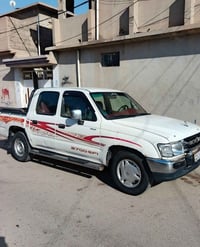 هايلوكس • بيكاب • ٢٠٠٢