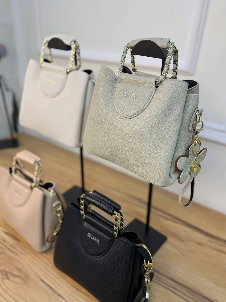 جمله ومفرد حقائب ماستر كوالتي عالي
#توصيل_لجميع_محافظات_العراق


**إذا كنت صاحب هذا الإعلان وتريد حذفه لأي سبب، رجاءا أرسل رسالة إلى الدعم الفني**