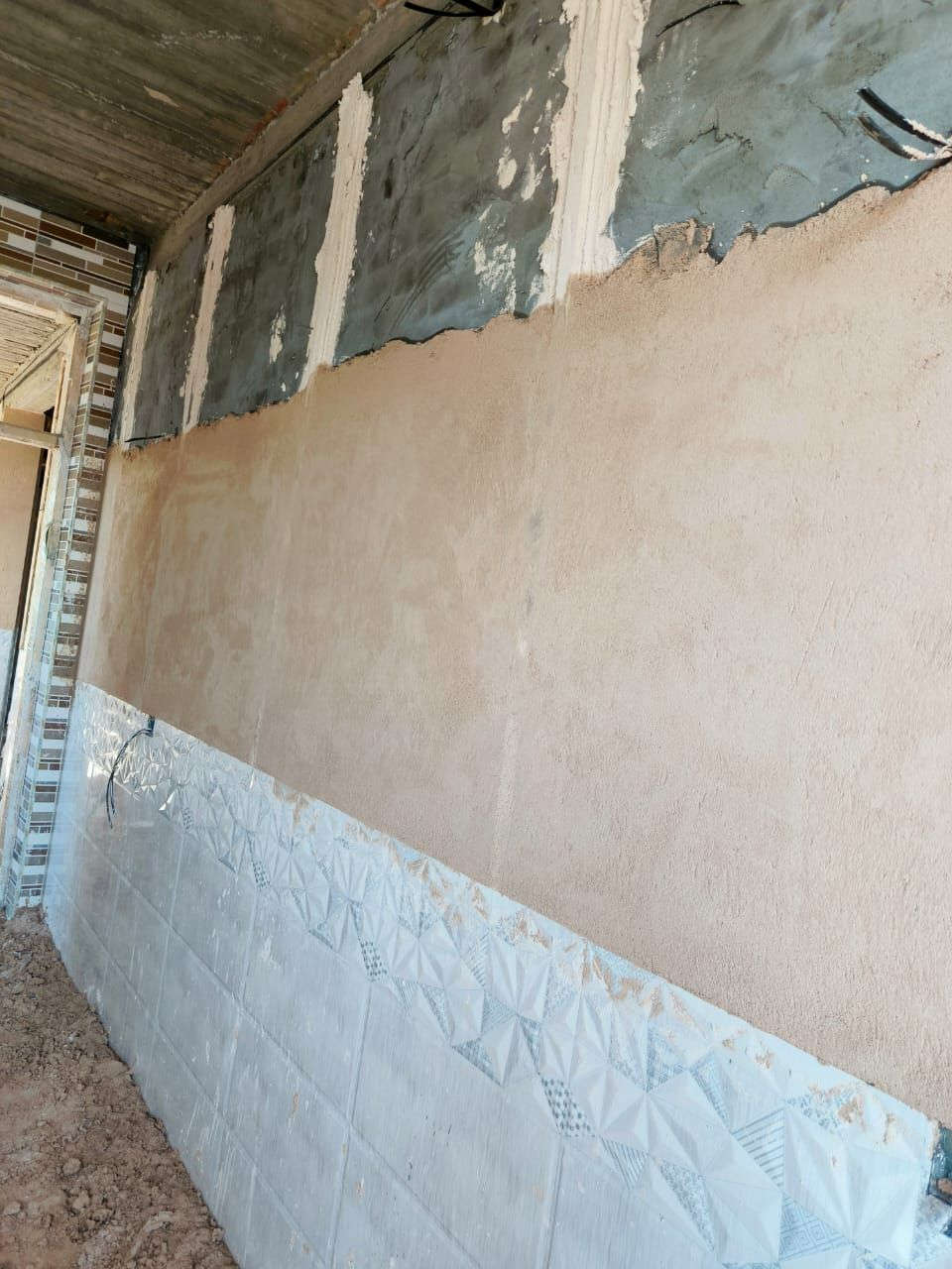 السلام عليكم لباخ  اسمنت اجراره سقل لط  وشغل جص شغل درجه اوله لي يرضى الله والرزق على الله .. ***********
