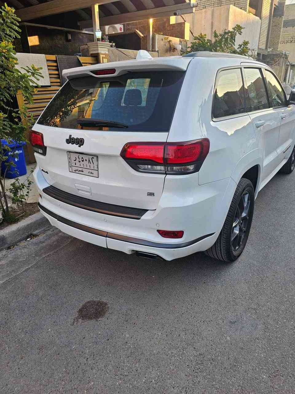 السلام عليكم جيب گراند شيروكي
موديل 2019 
الفئه s خليجي ليميتد 
محرك 6 سلندر
للاستفسار 
***********
