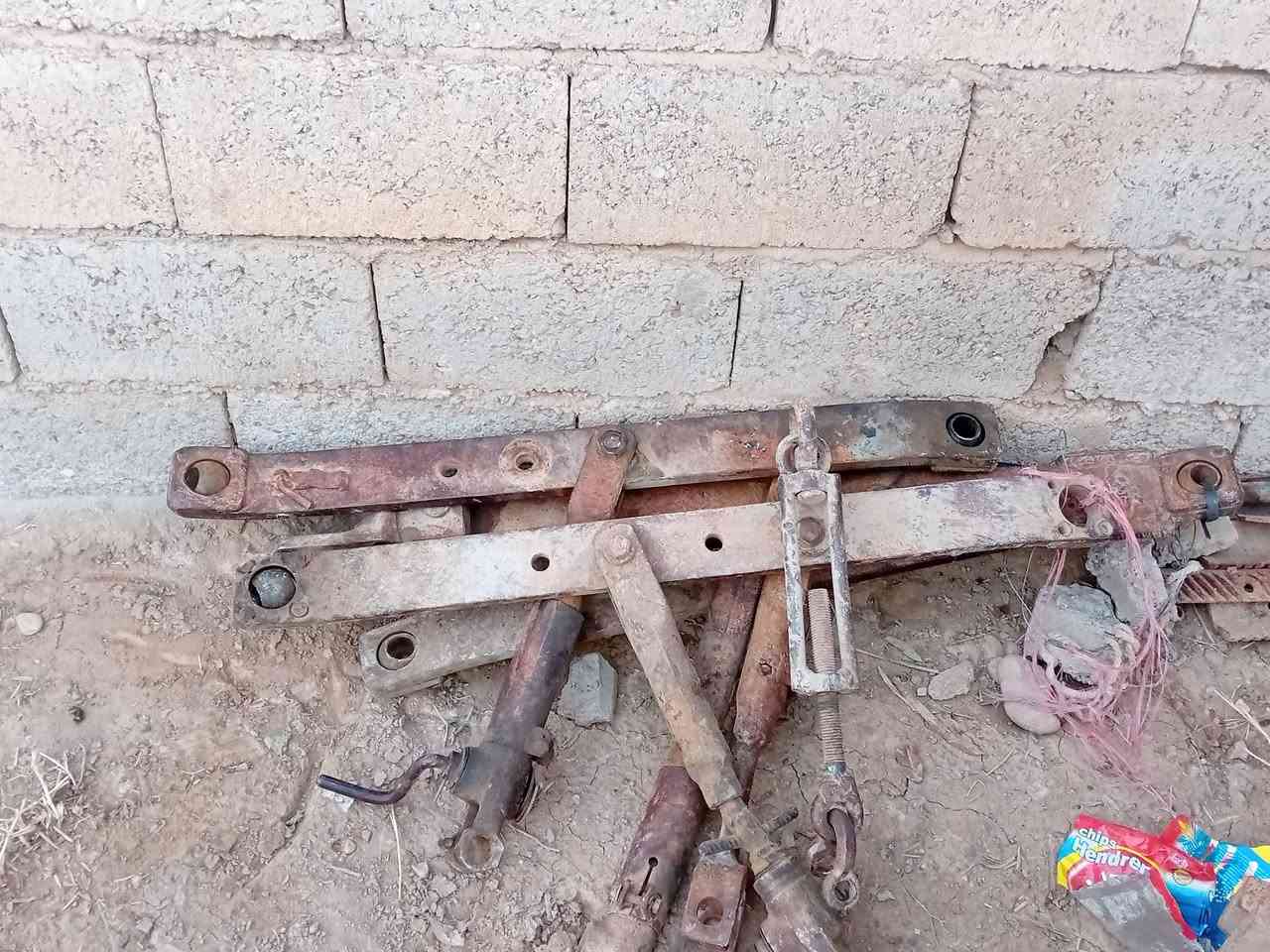 السلام عليكم ورحمة الله وبركاته عندي ثكالات هن ورداتهن وبراغيهن
#مع تخمين رواصط مع ملحقاتهن ***********
