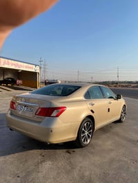 لەکزس es350 2007 چوار پارچە بۆیاخ لەگەڵ شانی لای سایەق  لەسەر ساغی بێ ...