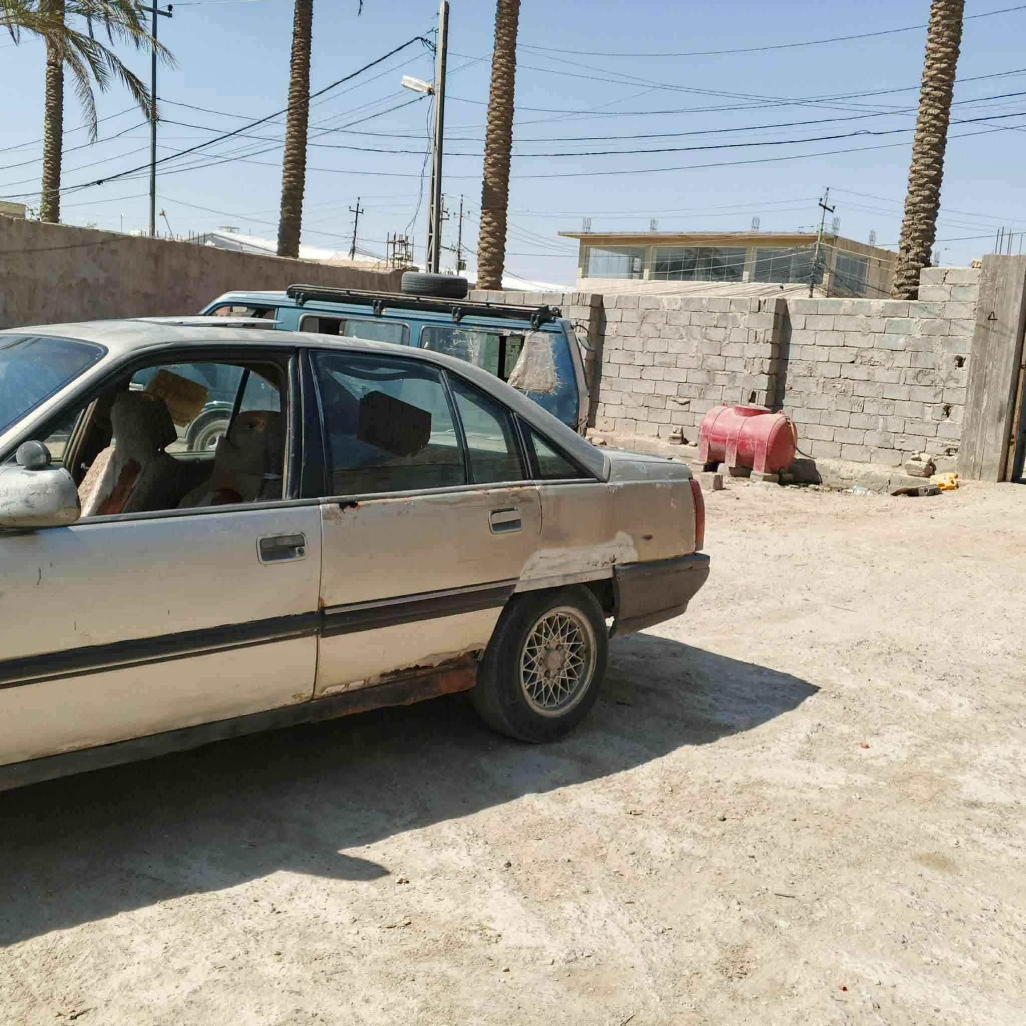 السلام عليكم
اوبل فيكترا موديل 88 مكينه 200 كير ومكينه خير من الله وغرفه نضيفه بس عوزه صبغ السياره كير عادي السعر 18وبيها مجال قليل
 ‏‪***********‬‏

