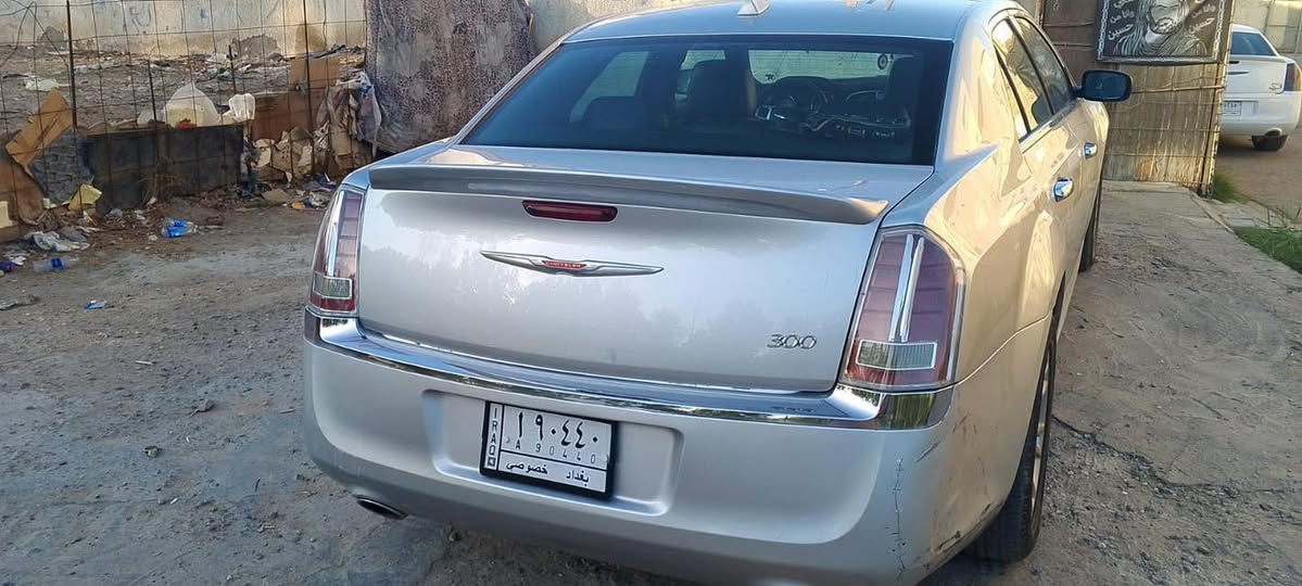 سلام عليكم  بيع مستعجل
اوباما  2012 داخله لعراق كلين ب عراق صار بيها فقط لباب لوره لصدر بي صبغ وباب لسايق مبدل بلادي مشخوط وبدلته اني موجود لباب 

محرك 3600 
نص فول 
مكاني بغداد 
سعر 158
بيها مجال شي بسيط 
***********
