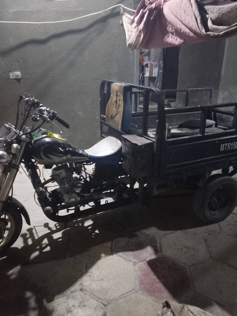 السلام عليكم ستوته للبيع موديل 13 رقم ابيض ***********
