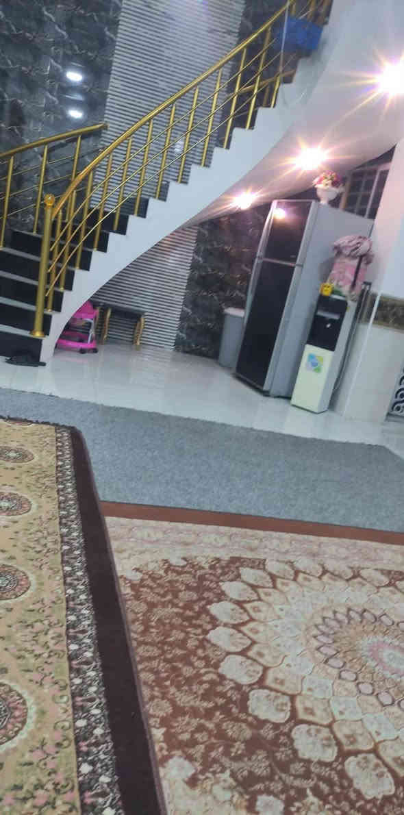 دار مساحه 200م طابو صرف موقع مميز في ابي غرق حي السلام  قريب من الشارع العام . بناء حديث درجه اولى يتكون من ثلاث غرف نوم واستقبال الضيوف وصاله ومطبخ ومناور صحيات داخليه خارجيه  
السعر مناسب للاستفسار الاتصال على الرقم 
*********** واتساب 

***********
مكتب فيض الرحمن
