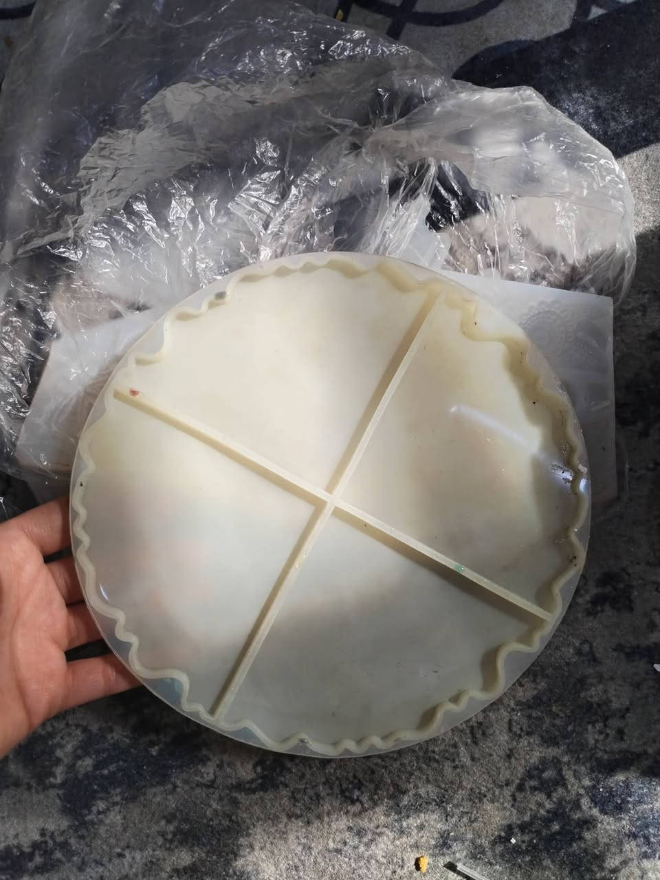 السلام عليكم البضاعه كامله للبيع قوالب والوان واكسسوارت منها المستخدم قليل ومنها الي ابد ممستخدمه مابيع مفرد البضاعه كامله ابيعها مكان غزاليه


**إذا كنت صاحب هذا الإعلان وتريد حذفه لأي سبب، رجاءا أرسل رسالة إلى الدعم الفني**