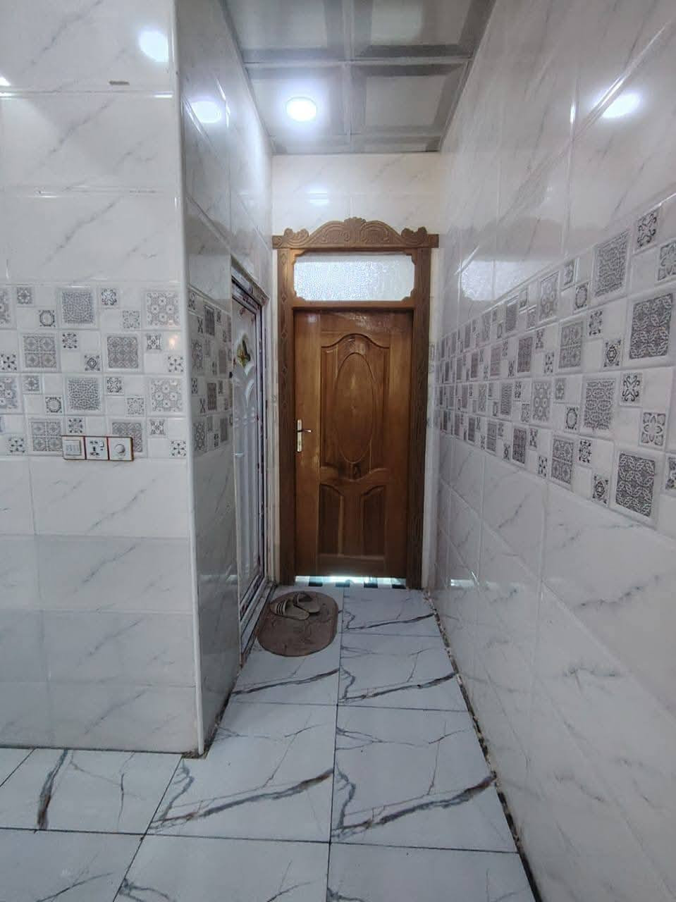 يا الله بيت للرهن المساحه 120 متر  مقابل قريه الغدير بدايه شارع المطحنه
سعر الرهن 15 مليون وبي مجال

مده الرهن سنه وقابل للتجديد

يحتوي على 
📌غرفه
📌صاله
📌مطبخ
📌استقبال
📌حمامات خارجيه وداخليه
للاستفسار *********** 📩📩📩
