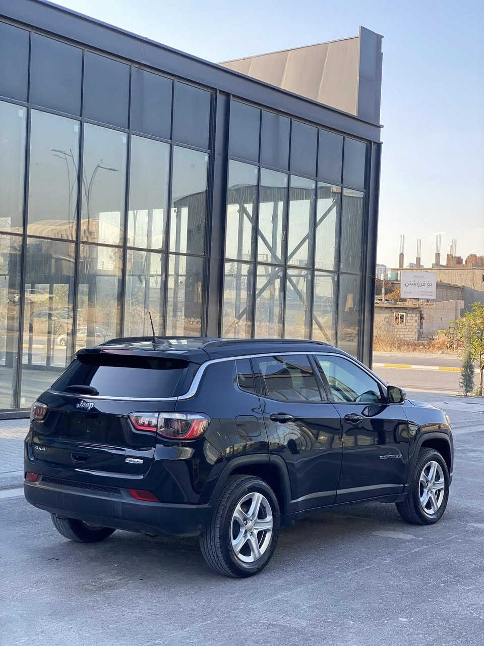 Jeep Compass Latitude North
2023 

جيب كومباس شكل جديد موديل : 2023

اللوان : اسود

عداد المسافة : 14 الف

حجم المحرك : 2.0 Turbo ( 4,سلندر )

ملاحظة السيارة : جاملغ تبدیل بلادي بدون صبغ جاملغ صبغ 
صور حادث موجود
الارباکات کل سلیم %100 

المواصفات  : Latitude North

فـول فـول مـواصـفـات 1/1

دةبل اكسل 4x4
جنطە کهرباي
‏‎كيج الكتروني 
‏‎بصمة ابواب 
‏‎بصمة تشغيل 
تشغيل عن بعد : Remote Start
‏‎شاشة دشبول ديجيتال
‏‎كاميرا
هاند بريك بصمة
اوتو هولد :  Auto Hold
اوتو ستارات : Auto Stard 
اوتو ستارات : Auto Stop‎
رادار امامي (تحديد مسار)
‏‎رادار جانبي (نقاط عمياء)
‏‎رادار خلفي (التحذير من الاصطدام)
‏‎حساسات امامي
‏‎حساسات جانبي 
‏‎حساسات خلفي 
نظام : AUTO
نظام :  ECO
نظام : SPORT
نظام : OFF-ROAD
نظام : SNOW
تحكم ستيرين
ستيرين هيتر
كشنات جلد
كشنات كهربائي
كشنات هيتر
تبريد لمس
تبريد مركزي
لايتات ليد عدسة زينون بيلادي
بروجكتر LED زينون بيلادي
بكلايتات LED بيلادي
ويل كروم سبورت

وبعد هواية مواصفات… 

بدون رقم تترقم شمالي فقط
اربیل سلیمانیە دهوك

مکانە سلیمانیە 📍

📞 0772 527 86 29
