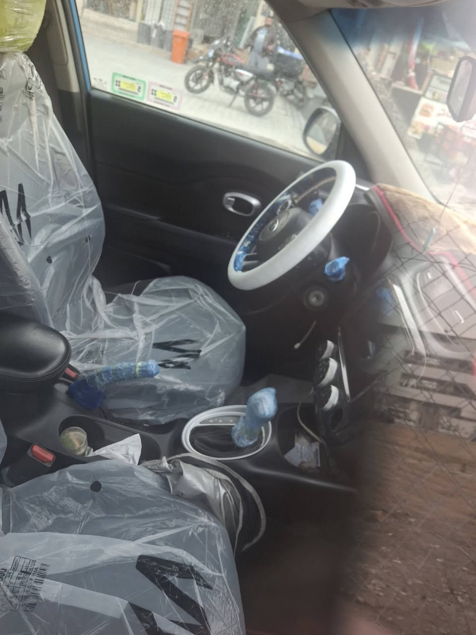 السلام عليكم كيا صول للبيع موديل ١٦ وارد أمريكي مكينة وكير خير من الله تخم تاير جدير باتري جديد شاشة كبيرة مكاني بغداد الحرية بسمي تحويل ثاني يوم الاستفسار الاتصال ***********
