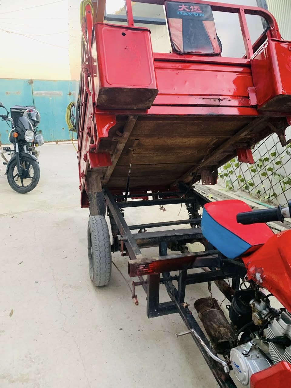 سلام عليكم للبيع ستوته دايوان موديل 18
مصبوغه جديد ضفيره جديده كهربائيات كامله بس ما تشتغل يرادلها ربط اوراق كامله 

مكينه 23  

بغداد الدوره هورجب 

ب950 وبيها مجال قليل
  ***********
