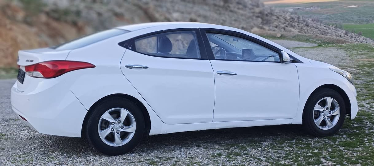 ئاڤانتی دەمار2012
سەیارەکە فولە بەس صڵایت نییە 
کوشن جڵد و هیتەر
شاشە
ڤۆلیۆم
ئیکۆ
تەبرید ساردو گەرم بەشەرت
4تایەو ویلی لۆک
توندوتۆڵی بەشەرت

سعری خوار هەموو بازاڕ
52گەڵاو معامەلە
 شوێن سەنگەسەر
***********
***********
