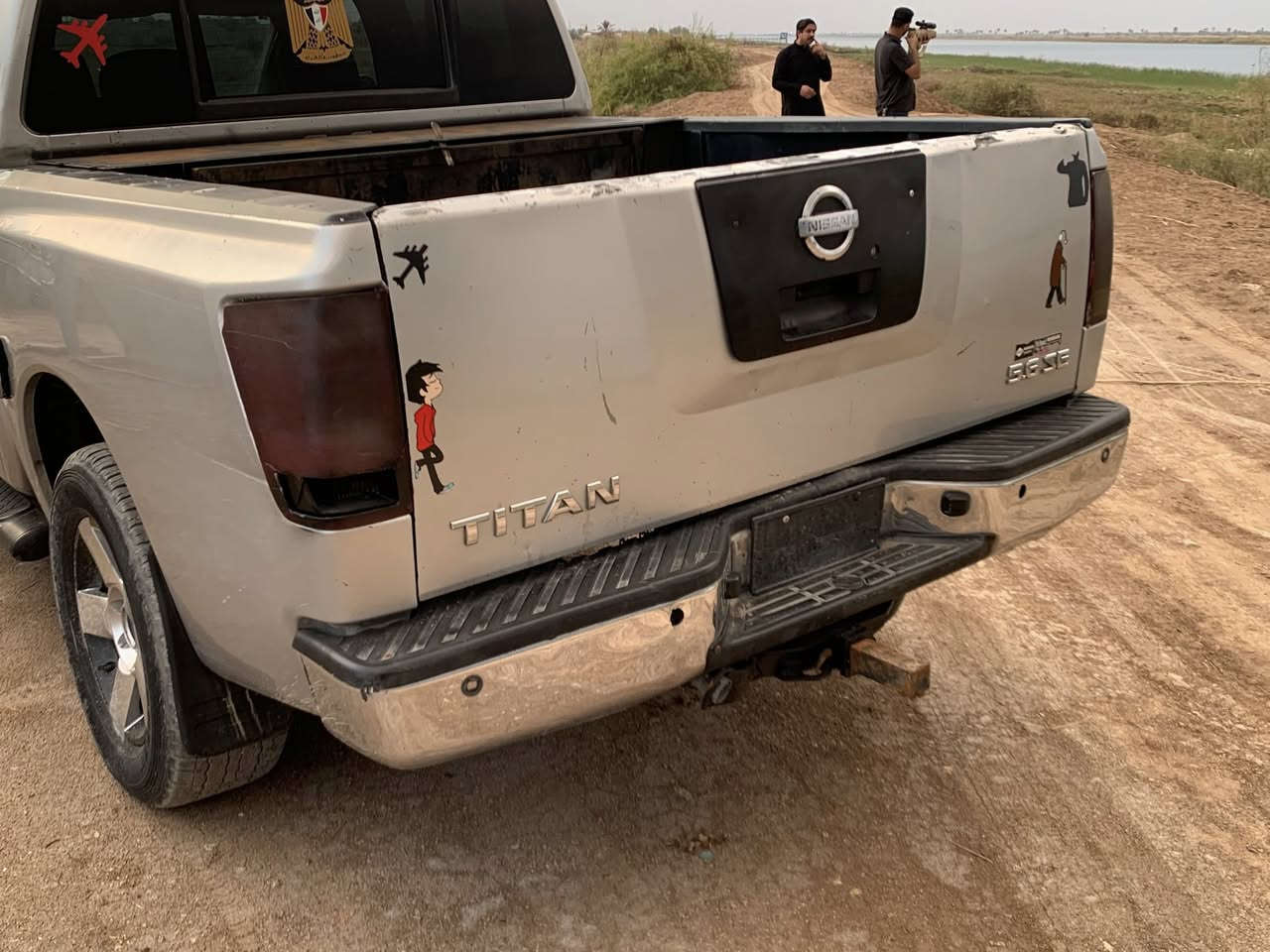 نيسان تيتان 2007….4X4السياره منفيس كمرك مدفوع وقرصها موجود وراعيها  بس ما أندله بلحله عندي رقمه المستورد  كير كفاله محرك 8V يدخل بدون تنقيص شلها تشك الكاع طخم ويل طخم تاير لايت زنون منضمون غاز وبانزين انسه الصرف السعرالسعر40 مجال قليل المكان بصره  ليريد يراسلني واتساب او اتصال بيع او مرارس***********
