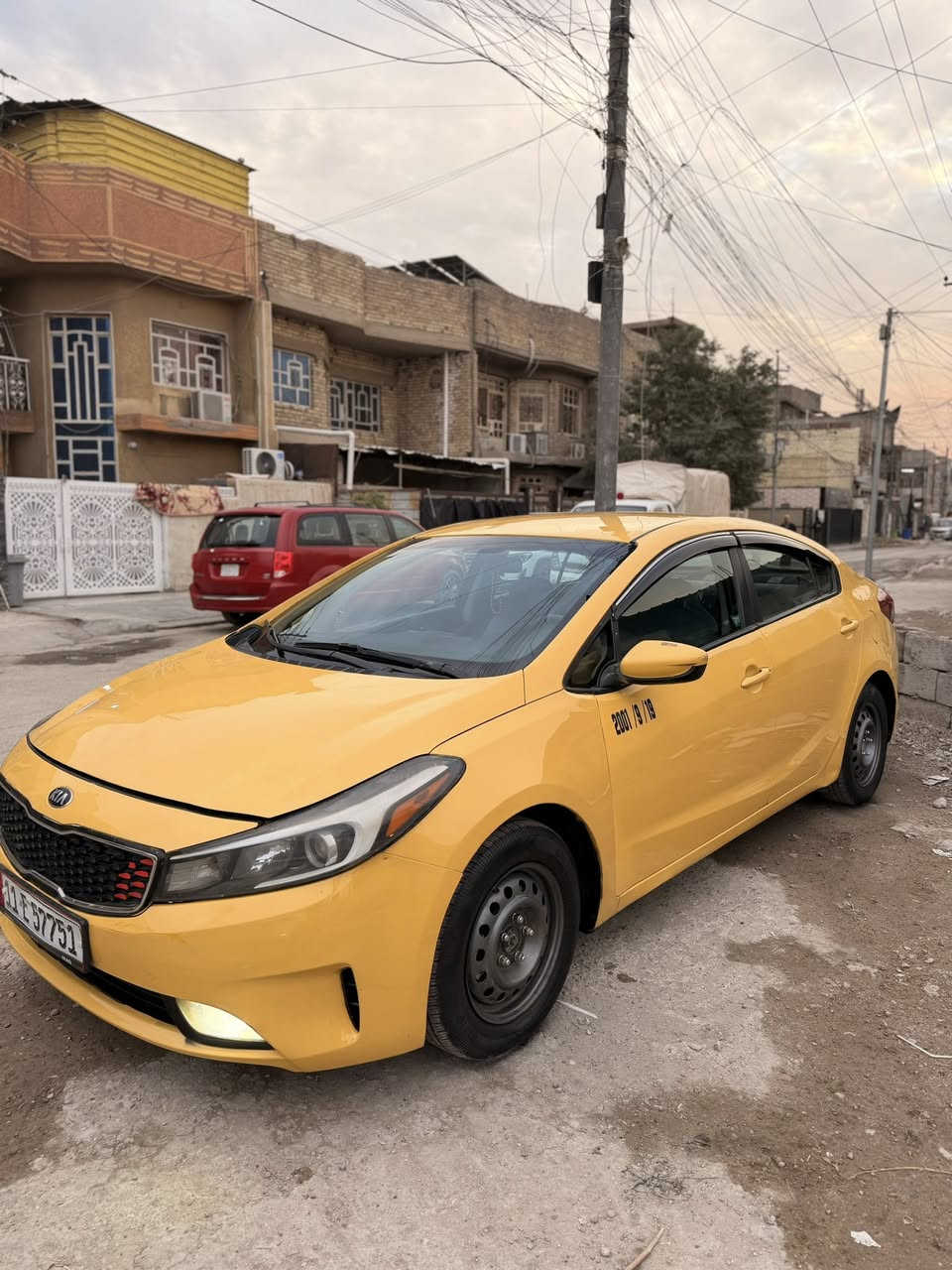 السلام عليكم فورتي 2017 مكينه 2000دوش كير مكينه كفاله كل نقص ما بيه سياره جديده جدا بسمي. حادث جاملغ  وراجع نفسه بدون دواخل ليبل واحد السعر 118 وبيه شي بصيط. بغداد البلديات ***********
