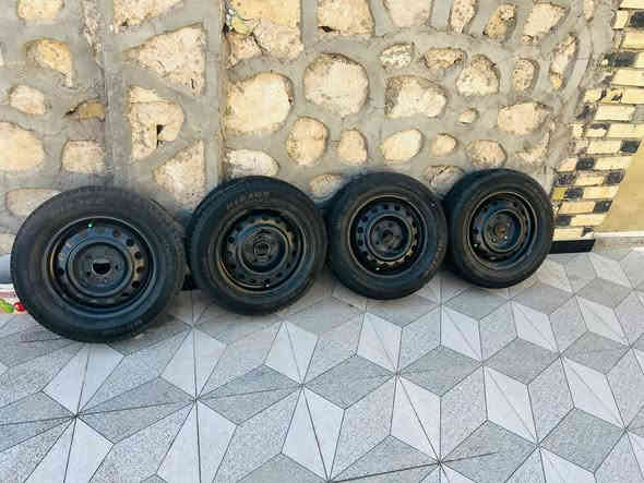 سلام عليكم ويل حجم 15 هوه وتايره صارله شهر من شديته جديد شرط بمعنى الكلمه السعر 250 مكاني نجف كوفه بس اليدور جديد ينتقل الاستفسار عل رقم *********** مكاني نجف
