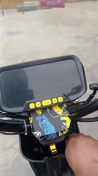 دراجه شحن ار 9 دراجه جديده بس بيها عطل واكفه ماتمشي العطل ماعرفه شنو ف...