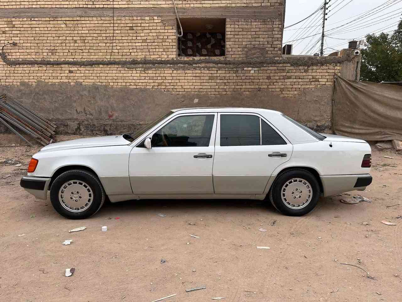 ياالله للبيع فقط دب 🐻 موديل 91 رقم كربلاء مشروع وطني
محوره محرك بطه 2500
مكينه وكير جدد
حداديه امامي وخلفي جديده
تخم تاير جديد
تبريد شغال 
اريل كهرباء
جام امامي كهرباء
سنتر لوك 
مصبوغه عام بدون ضربه 
قواعد دبل بلاد
السعر 55$ وبيها مجال بسيط
مكاني كربلاء المقدسة 
***********
