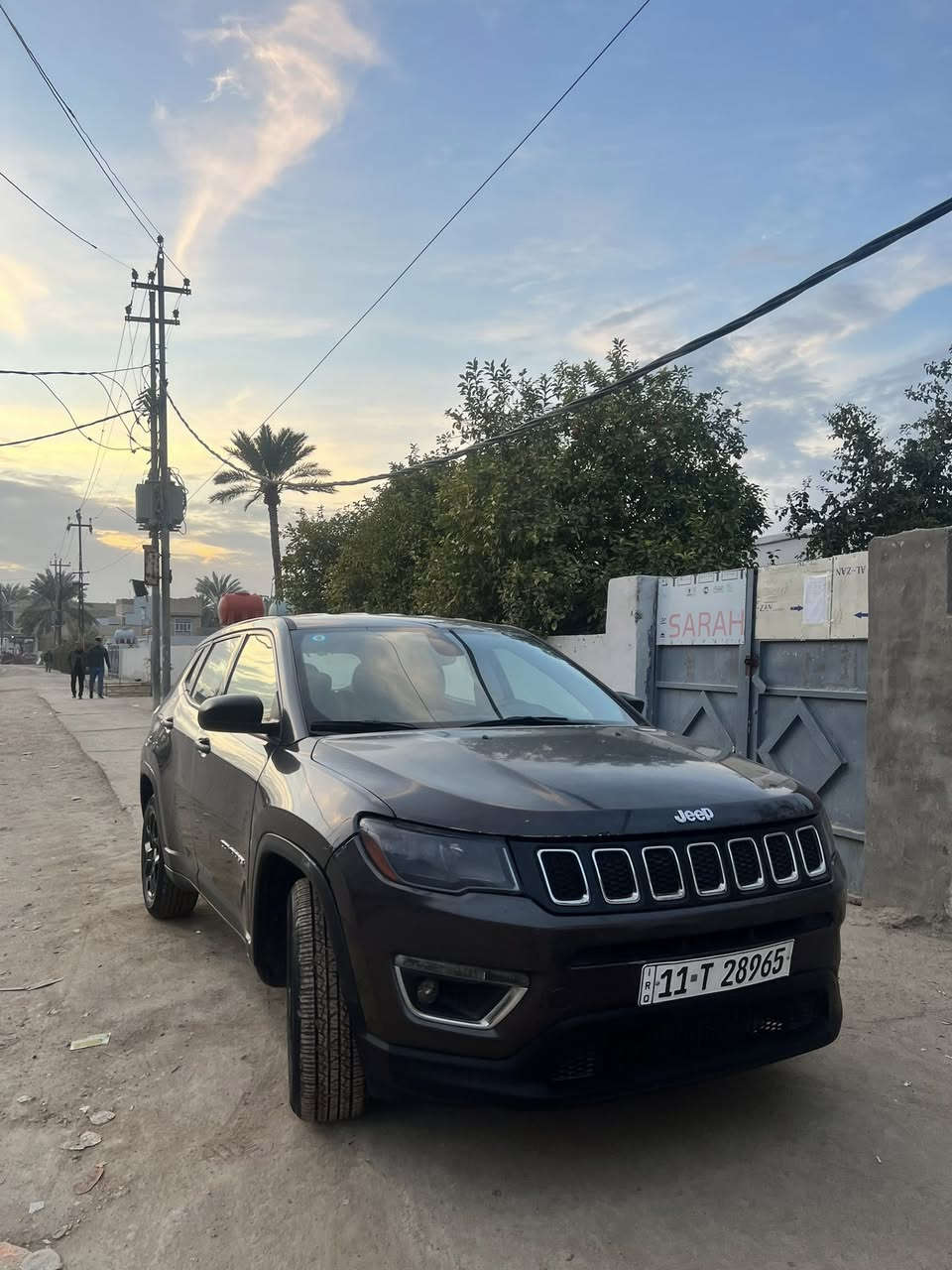 جيب كومباس2018 فئة سبورت
•الرقم:بغداد

ماشي ١٦٥ الف ميل و قابل للزيادة 
•المواصفات : 
▪️بصمة وتشغيل عن بعد
▪️المحرك: 2.4 (اربعة سلندر)
كشافات ليليه 
▪️كامرة خلفية 
▪️حساس خلفي
▪️كشنات السيارة قماش  
▪️تدفئة لكشنات المقدمة
▪️شاشة الدشبول حجم كبير
▪️تبريد قطعتين امامي وخلفي
▪️سايد بريك دكمة
▪️سستم صوت
▪️تحكم ستيرن 
▪️نظام ABS مانع انزلاق
السياره حادثه جدا بسبط فقط بنيد مبدل مال كصه السياره  تعتبر كلين للحادث مرفق بل منشور
السياره  ١٣٠ وبيه مجال قليل مكاني مركز حله 
رقم الهاتف :***********
