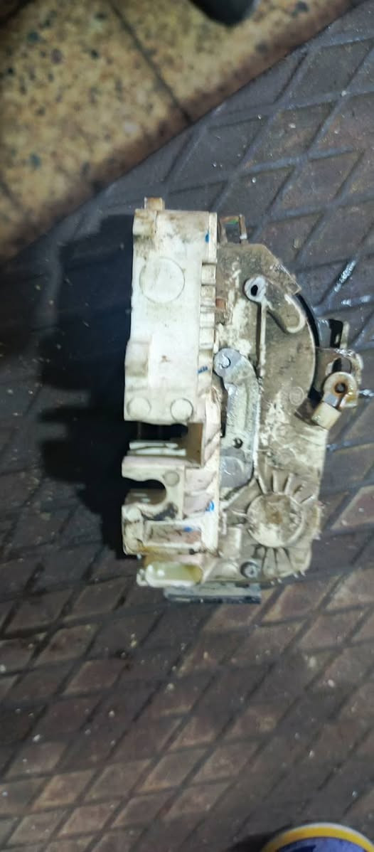 م صلى على محمد وال محمد 

ورشة احمد الشهد :  تصليح مكائن جام وإقفال الابواب 

العنوان البصره تقاطع الجمهوريه مقابيل معهد النفط 
رقم الورشه : *********** 

يتوفر لدينا اقفال ابواب كوري عام  كتنرول جام ب انواعها 
تصليح احزام امان
تصليح كنترول جام ب انواعه 
سنتر لوك جميع انواع السيارات 
اقفال ابواب تاهو 
قفال صندوق كوري عام 
قفال لاندكروز وبصمات لاندكروز  
مأطور جام ب انواعه
