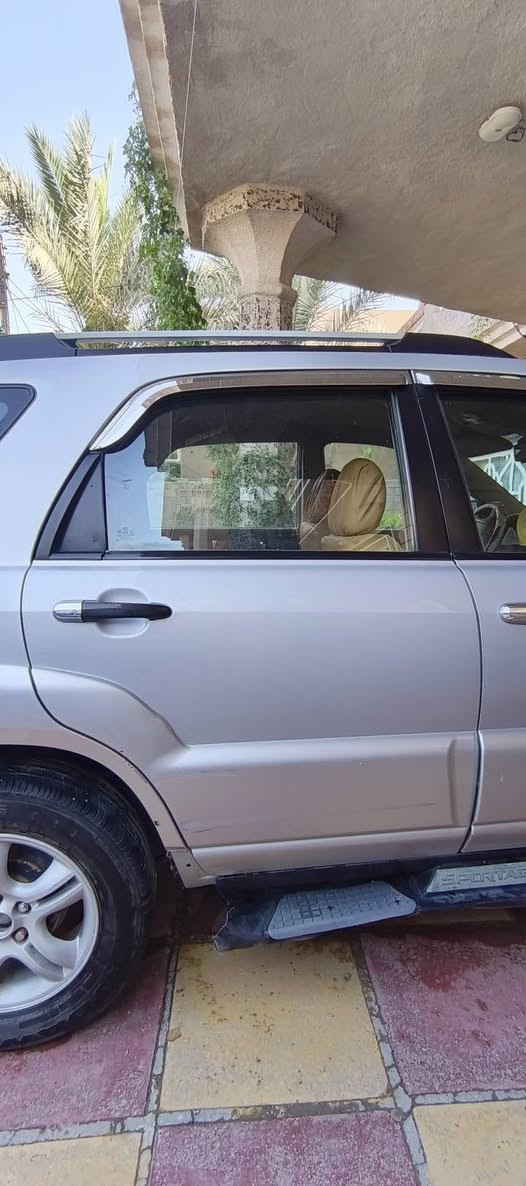 لبيع أو مراوس حسب القناعه سبورتج 2008 خليجي سياه كامله مكمله مابيه أي نقص نصبته كلش حلوه 
الاستفسار ***********
