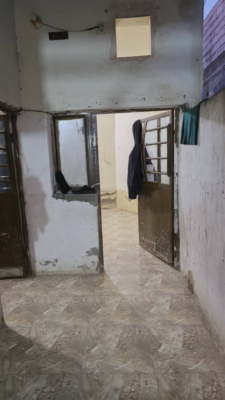 🏡✨ سلام عليكم ورحمة الله
🔹 بيت للبيع مساحة 120 متر

🔹 البيت من الداخل سيراميك ومتكامل التفاصيل

📌 يتكون من:

▪️ استقبال

▪️ مطبخ

▪️ صالة

▪️ غرفة نوم واحدة

▪️ صحيات

▪️ درج

📍 الموقع: كاطون الرازي مقابل المصور غزوان

🏠 البيت عرصة وبعيد عن كص البلدية

💰 السعر: 20 مليون وقابل للنقاش

📞 للاستفسار والتواصل:

مراسلة الصفحة أو الاتصال على الرقم الظاهر

***********

✨ فرصة مناسبة وسعر طيب للراغبين بالسكن أو الاستثمار
