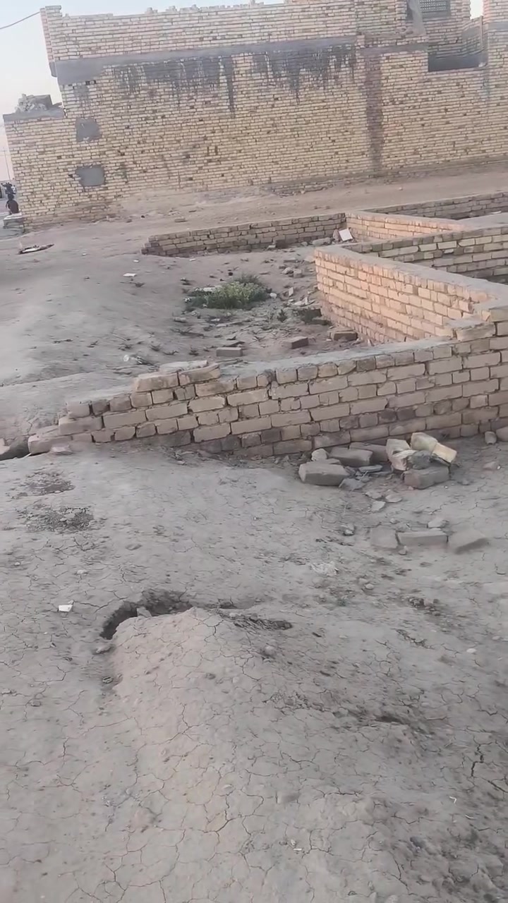 قطعه (١٨٠٠) زراعي كامل الخدمات ***********
